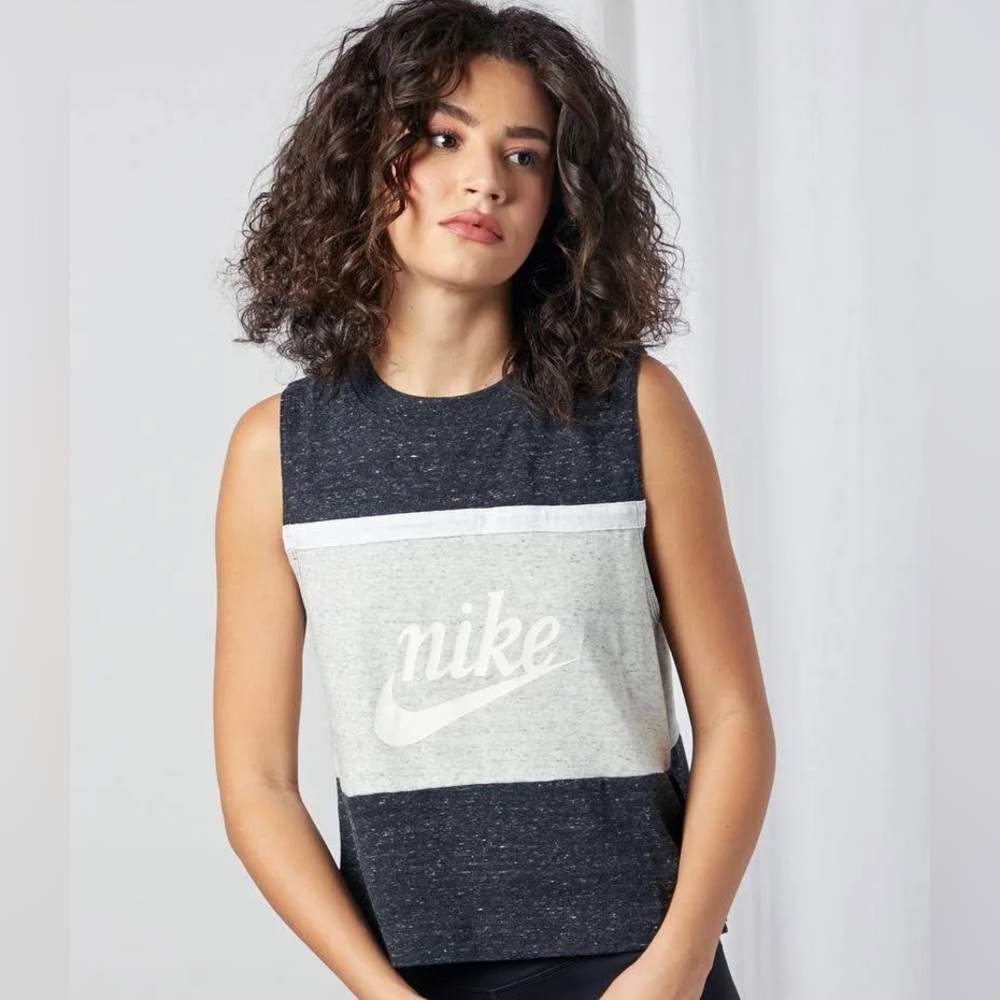 Nike Women’s Large Sportswear Varsity Tank